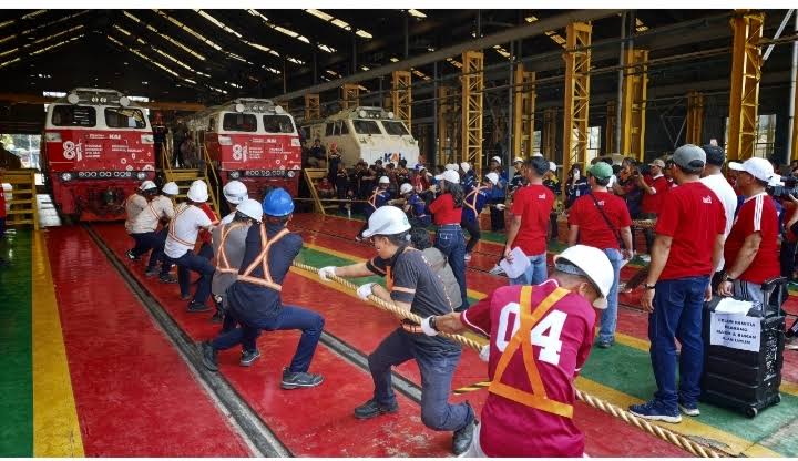 Semangat HUT Kemerdekaan RI ke-81, Insan KAI Daop 2 Bandung Perkuat Kekompakan dan Komitmen Hadirkan Perjalanan KA Aman, Nyaman, dan Tepat Waktu