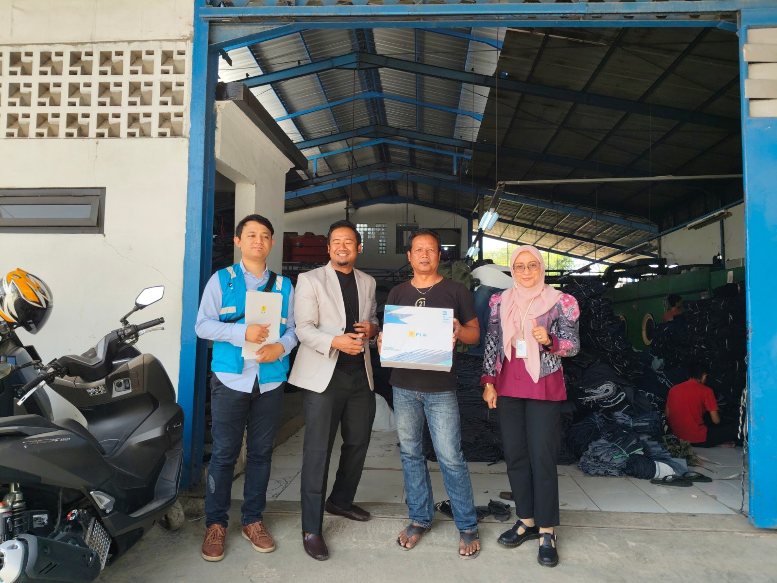 Di Hari Pelanggan Nasional, PLN UP3 Majalaya Turun Langsung Dengarkan Pelanggan dan Beri Solusi