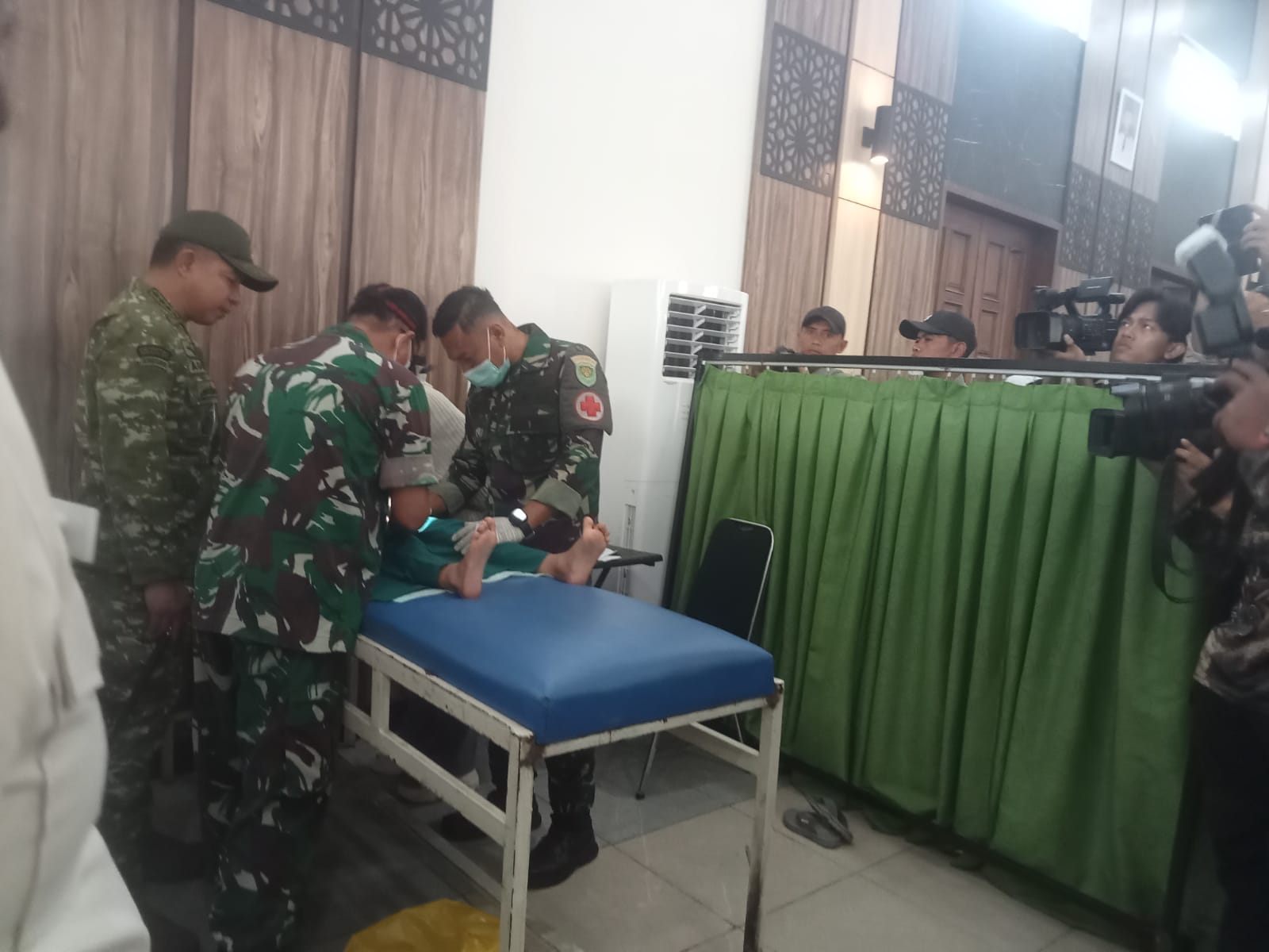 Sunatan Massal dan Pengobatan Gratis Warnai HUT ke-81 TNI di Ciwidey, Ratusan Warga Terlayani