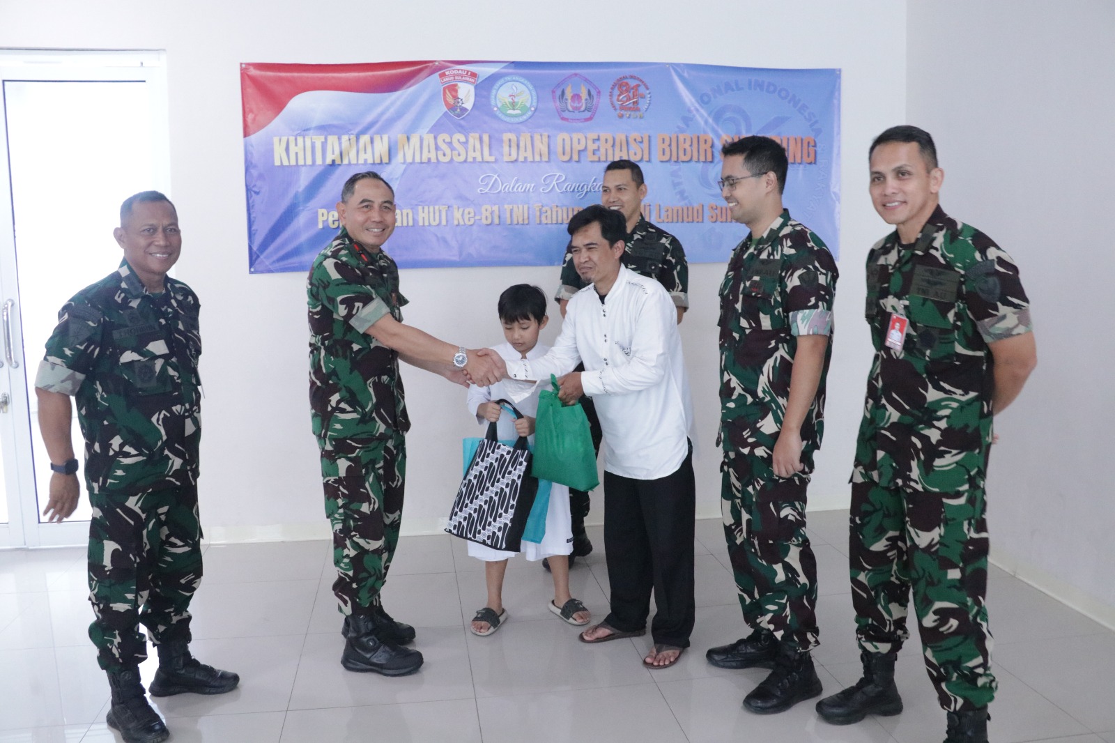 Peduli Kesehatan Warga, Lanud Sulaiman Gelar Bakti Sosial Sambut HUT TNI