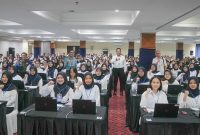 Kakanwil Kemenkumham Jabar Masjuno foto bersama para peserta seleksi CPNS 