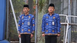 Sejumlah Pimti di Lapas Kelas 1 Sukamiskin Bandung saat melaksanakan Upacara memperingati Hari Bela Negara yang ke - 76