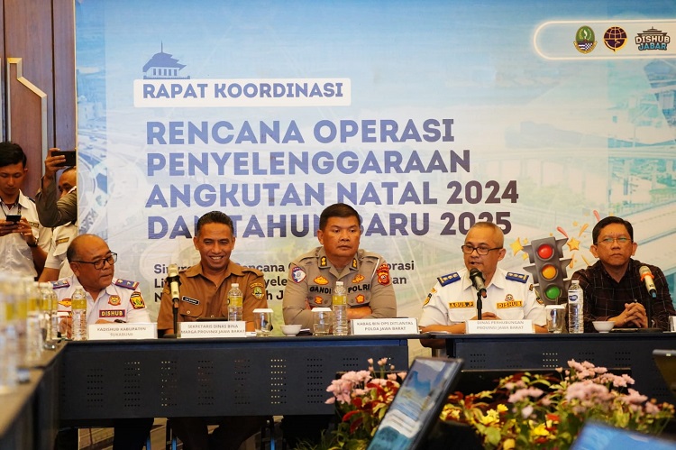 Dishub Jabar menggelar
Rapat koordinasi lintas sektoral yang digelar di Mansion Pine, Kota Baru Parahyangan Kabupaten Bandung Barat, Senin (16/12/2024).