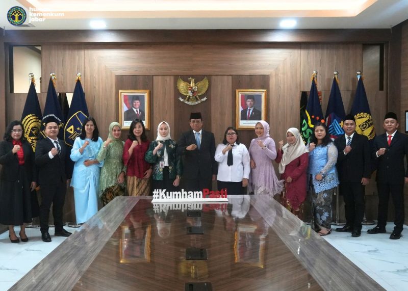 8 orang Notaris Pengganti resmi dilantik oleh Kepala Kantor Wilayah Kementerian Hukum  Kakanwil Kemenkum Jawa Barat, Asep Sutandar, pada Jumat, 24 Januari 2024
