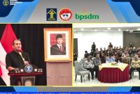 Wakil Menteri Hukum RI, Prof. Dr. Edward Omar Sharif Hiareij menjadi narasumber sosialisasi KUHP baru 