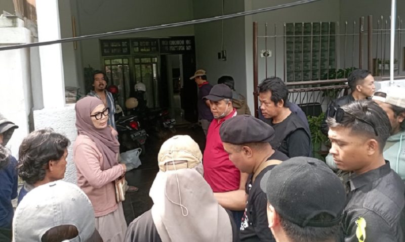 Pengadilan Negeri Bandung melakukan eksekusi lahan aset milik PTKAI di Jalan Batu Api,Kota Bandung,Kamis (16/01/2025).