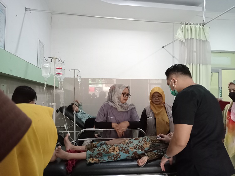 Tujuh warga Kecamatan Selaawi yang mengalami keracunan makanan setelah mengonsumsi jamur liar yang diduga beracun mendapat perawatan di Unit Gawat Darurat (UGD) Puskesmas Selaawi, Kamis (30/1) dini hari.