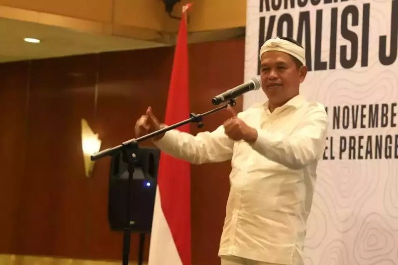 Gubernur Jawa Barat terpilih, Dedy Mulyadi saat berpidato. (Foto: Istimewa)