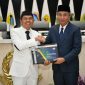 Gubernur Jabar Dedi Mulyadi pada acara Serah Terima Jabatan Gubernur Jawa Barat dalam Rapat Paripurna DPRD Provinsi Jawa Barat di gedung DPRD Jabar, Kota Bandung, Jumat (21/2/2025).