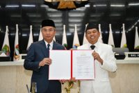 Gubernur Jabar Dedi Mulyadi pada acara Serah Terima Jabatan Gubernur Jawa Barat dalam Rapat Paripurna DPRD Provinsi Jawa Barat di gedung DPRD Jabar, Kota Bandung, Jumat (21/2/2025).