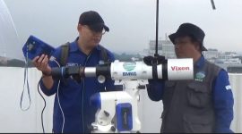 Petugas Observatorium Albiruni Fakultas Syariah Universitas Islam Bandung (Unisba) melakukan persiapan pemantauan hilal dengan menggunakan metode hisab rukyat pada Jumat,sore (28/02/2025).