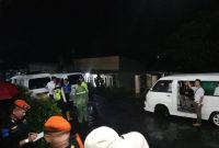 PT Kereta Api Indonesia (Persero) Daerah Operasi 2 Bandung menyampaikan permohonan maaf kepada pelanggan atas terganggunya perjalanan KA Siliwangi akibat banjir yang melanda petak jalan antara Stasiun Cibeber dan Stasiun Cianjur, Sabtu, 08 Maret 2025.