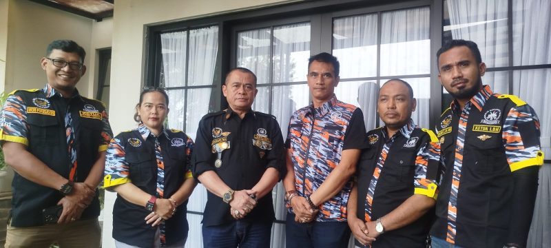 Kuasa Hukum LSM GMBI Sesalkan YT Mangkir Sidang di PN Sumedang.