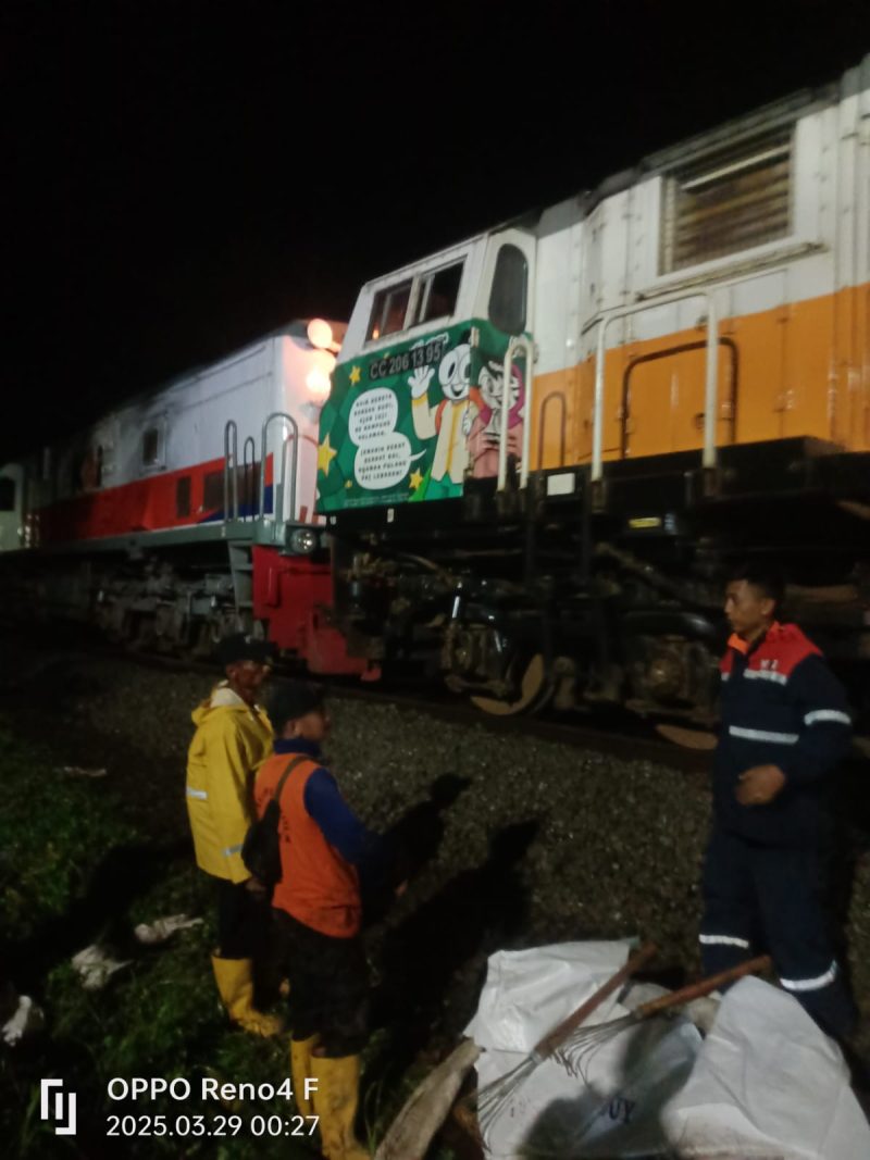 Penanganan Gogosan Rel Petak Jalan Ciamis-Manonjaya Selesai Tepat Waktu, Jalur KA Dapat Dilalui Kembali.