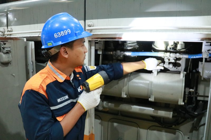 1806 pegawai KAI Daop 2 Bandung jalani Idul Fitri dengan melayani pelanggan sepenuh hati