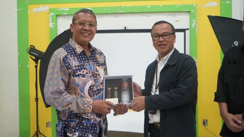 Workshop Fotografi, Storytelling dan Sosialisasi Hak Kekayaan Intelektual (HKI) untuk Peserta Uniqlo Neighborhood Collaboration
