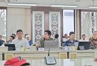 Direktur EIGER Imanuel Wirajaya mewakili CEO EIGER,Ronny Lukito saat mengikuti Rapat Gabungan membahas Pengelolaan Lingkungan Hidup, Kehutanan, dan Perkebunan di Jawa Barat, Selasa, (15/4/2025), di Ruang Rapat Bamus DPRD Jabar, jalan Diponegoro, Kota Bandung. 