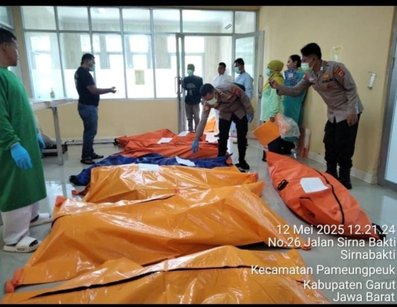 Korban ledakan amunisi di Cibalong Kabupaten Garut,Senin (12/05/2025).