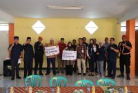 Tim TJSL Daop 2 Bandung Salurkan Bantuan Sebesar Rp 299 Juta Melalui Program Bina Lingkungan.