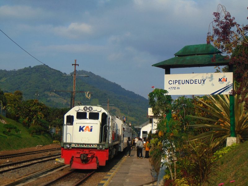 Stasiun Cipeundeuy.