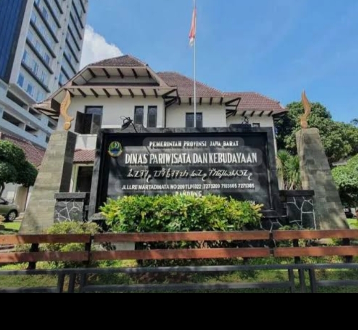 Kantor Dinas Pariwisata dan Kebudayaan Provinsi Jawa Barat,Jalan RE.Martadinata No.209,Kota Bandung.