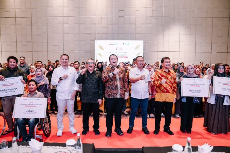 Yayasan SUN dan Sampoerna untuk Indonesia berikan penghargaan bagi UMKM Karawang melalui UMKM Karawang Ngariung 2025.