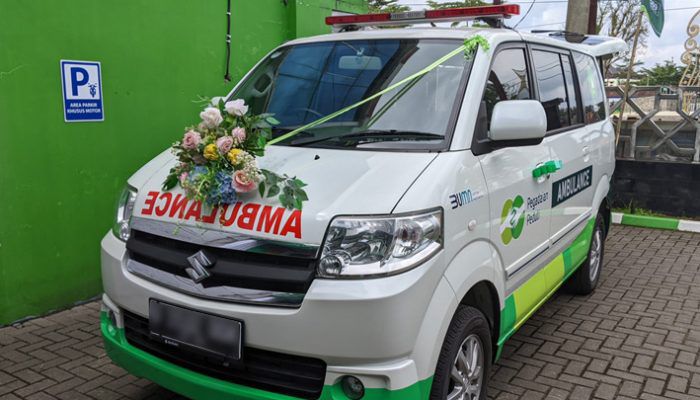 Satu unit mobil ambulans yang diberikan Pegadaian Kanwil X Jabar kepada Yayasan Pendidikan Asy-Syafiiyah Almunawar Tasikmalaya. Foto: Istimewa