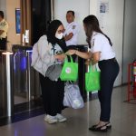 Sambut Hari Pelanggan Nasional, KAI Daop 2 Bandung Beri Kejutan Spesial untuk Pelanggan KA