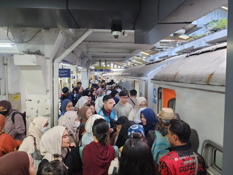 KAI Daop 2 Bandung Sampaikan Terima Kasih kepada Pelanggan yang Telah Percaya Memilih Transportasi Kereta Api pada Libur Panjang Maulid Nabi Muhammad.