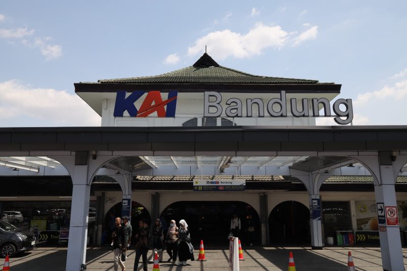 54 Stasiun di wilayah Daop 2 Bandung layani operasional kereta api.