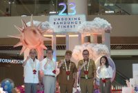 23 Paskal hadir dengan konsep modern dan dinamis yang tak hanya menjadi destinasi belanja, melainkan pusat gaya hidup masyarakat urban Bandung.