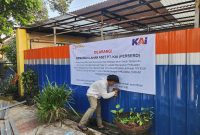 PT Kereta Api Indonesia (Persero) Daerah Operasi 2 Bandung kembali berhasil melakukan penertiban aset tanah dan bangunan berupa Rumah Perusahaan yang berlokasi di Jalan Natuna Nomor 57, Kelurahan Kebon Pisang, Kecamatan Sumur Bandung, Kota Bandung.