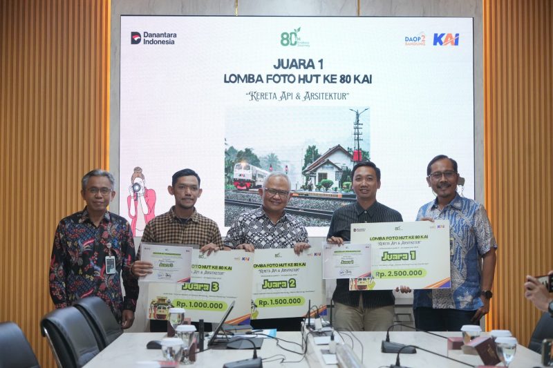 KAI Daop 2 Bandung Umumkan Pemenang Lomba Foto HUT ke-80 PT KAI.