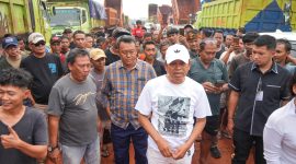 KDM tegaskan larangan truk ODOL berlaku mulai 2 Januari 2026.