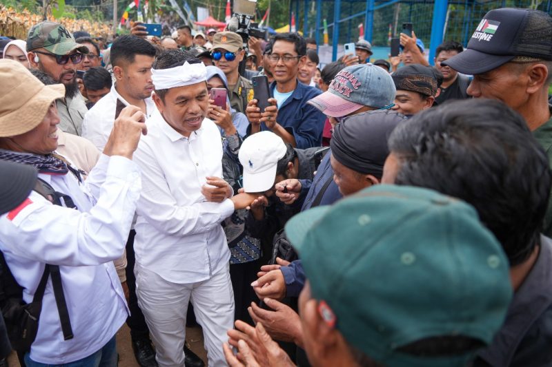 KDM: Gerakan Poe Ibu Bukan Baru, Hanya Menghidupkan Kembali Tradisi Gotong Royong.