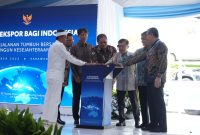 Gubernur Jawa Barat Dedi Mulyadi menghadiri seremoni “3 Juta Ekspor bagi Indonesia: Perjalanan Tumbuh Bersama Membangun Kesejahteraan Bangsa” di PT Toyota Motor Manufacturing Indonesia (TMMIN) Karawang Plant 1, Kabupaten Karawang, Kamis (9/10/2025).