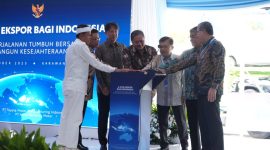 Gubernur Jawa Barat Dedi Mulyadi menghadiri seremoni “3 Juta Ekspor bagi Indonesia: Perjalanan Tumbuh Bersama Membangun Kesejahteraan Bangsa” di PT Toyota Motor Manufacturing Indonesia (TMMIN) Karawang Plant 1, Kabupaten Karawang, Kamis (9/10/2025).