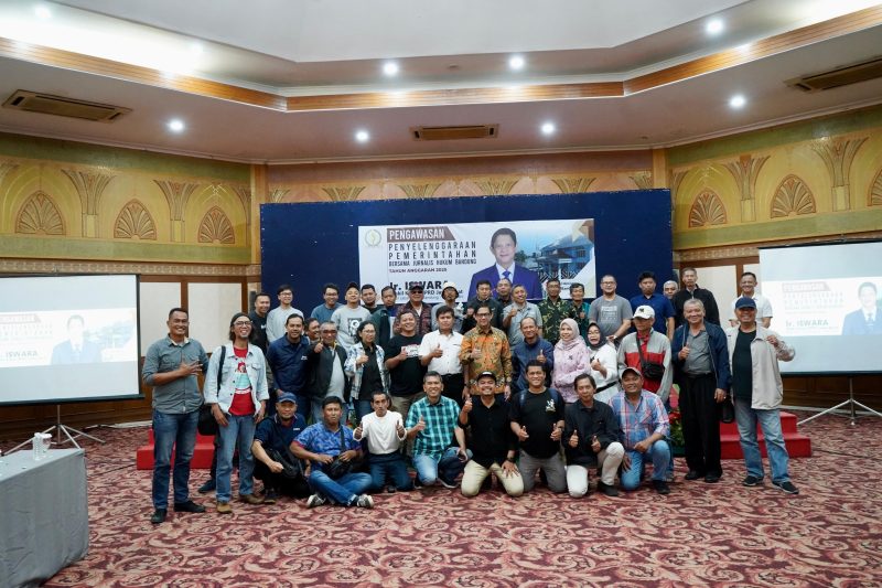 Wakil Ketua DPRD Jabar,MQ Iswara saat Poto bersama dengan Jurnalis Hukum Bandung (JHB) di Hotel Horison,Jalan Pelajar Pejuang,Kota Bandung/Jumat (10/10/2025).
