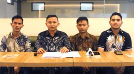 Tim kuasa hukum beberkan kejanggalan penetapan 5 tersangka di Cimahi.