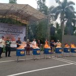 Pemdaprov Jabar Bersama Kanwil Bea Cukai Musnahkan Barang Kena Cukai Ilegal Senilai Rp10 Miliar