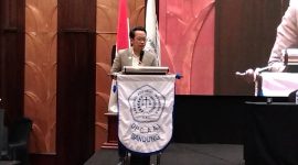 Ketua DPC AAI Kota Bandung, Aldis Sandhika saat membuka rapat anggota DPC AAI Kota Bandung di El Hotel,jalan Merdeka,Kota Bandung (24/10/2025).
