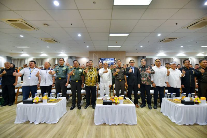 Gubernur Jawa Barat Dedi Mulyadi melakukan silaturahim dengan jajaran Kejaksaan Tinggi (Kejati) Jawa Barat di Kantor Kejati Jabar, Kamis (6/11/2025) sore.