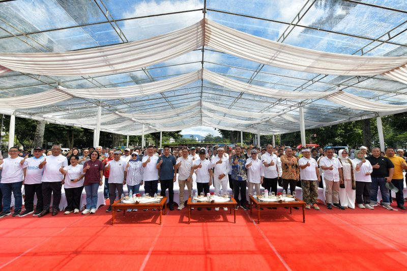 Pemerintah Daerah Provinsi (Pemdaprov) Jawa Barat (Jabar) dan pemerintah kabupaten/ kota bekerja sama dalam membiayai iuran BPJS Ketenagakerjaan bagi mereka.