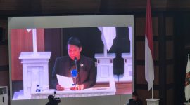 Fraksi PDI Perjuangan menyampaikan pandangan umum Rancangan Peraturan Daerah (Ranperda) tentang APBD Provinsi Jawa Barat Tahun Anggaran 2026 dalam rapat paripurna di Gedung DPRD Jabar, Kamis (13/11).