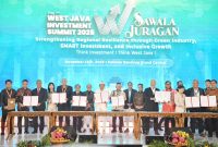 PT Garuda Maintenance Facility Aero Asia Tbk (GMF) menandatangani Perjanjian Kerja Sama Operasi (KSO) dengan PT Bandarudara Internasional Jawa Barat (BIJB) Kertajati dalam acara West Java Investment Summit  (WJIS) 2025, Jumat (14/11/2025).