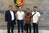 Tim hukum THYGO & Co secara resmi mengirimkan somasi kepada 34 kantor media yang dianggap telah menayangkan berita tidak akurat mengenai Aron Geller.