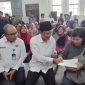 Menteri Sosial Republik Indonesia Saifullah Yusuf (Gus Ipul) mengunjungi langsung kantor PT Pos Indonesia di Jalan Asia Afrika, Kota Bandung, Jumat (28/11/2025).