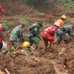 Tim Gabungan Kerahkan 140 Personel Pencarian Korban Longsor Arjasari Kab. Bandung