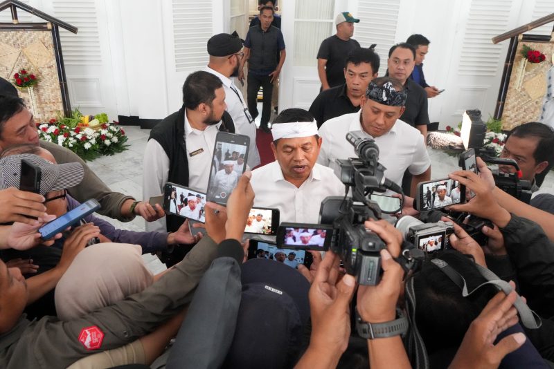 Pemda Provinsi Jawa Barat secara resmi menetapkan besaran Upah Minimum Kabupaten/Kota (UMK) serta Upah Minimum Sektoral Kabupaten/Kota (UMSK) Tahun 2026.
