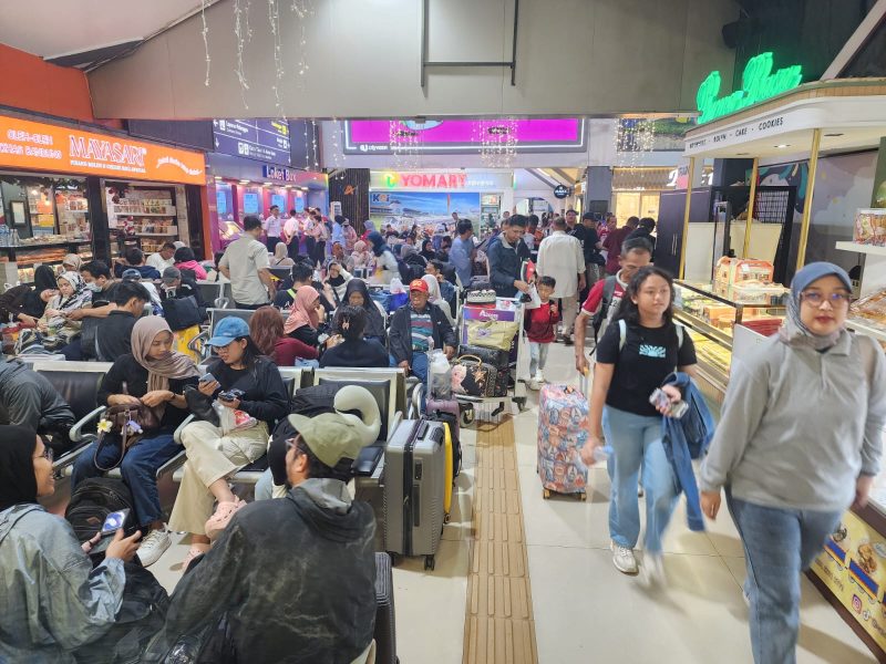 KAI Daop 2 Bandung catat pergerakan penumpang selama 2 minggu angkutan Nataru 2025/2026, okupansi mencapai 113,3%.